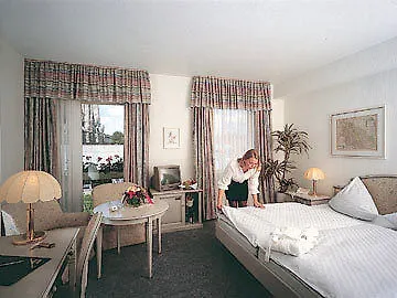 Cityclass Hotel Am Dom Köln 4*,